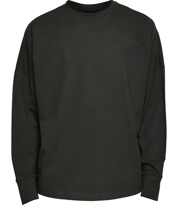 Oversize cut on sleeve long sleeve